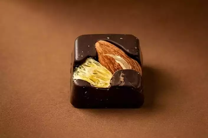 Bitter Çikolatalı Mendiant